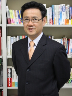 山田　吉彦