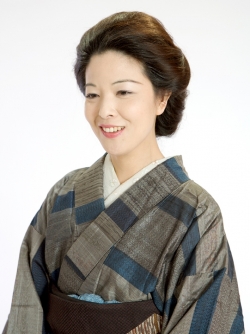 井上　明美