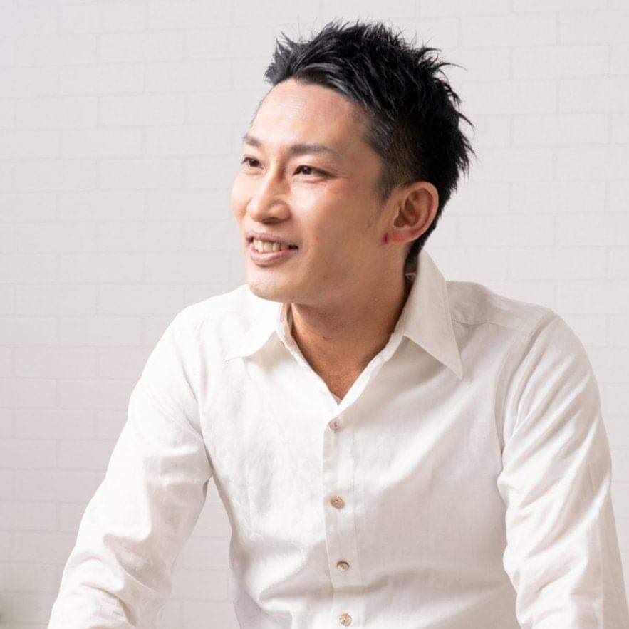 片田　智也