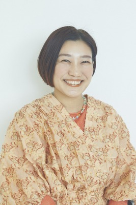 栗栖　良依