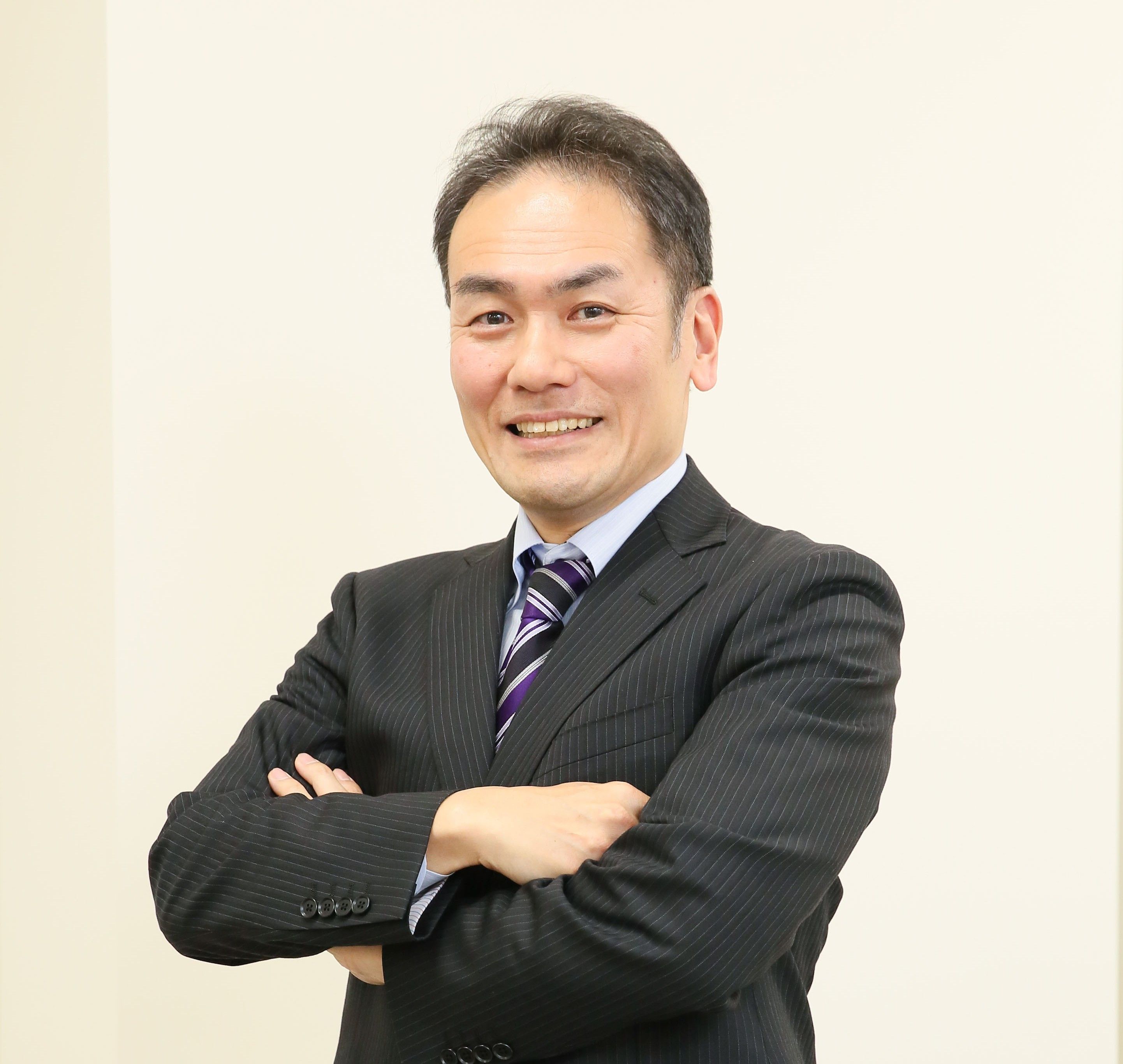 安達 宏